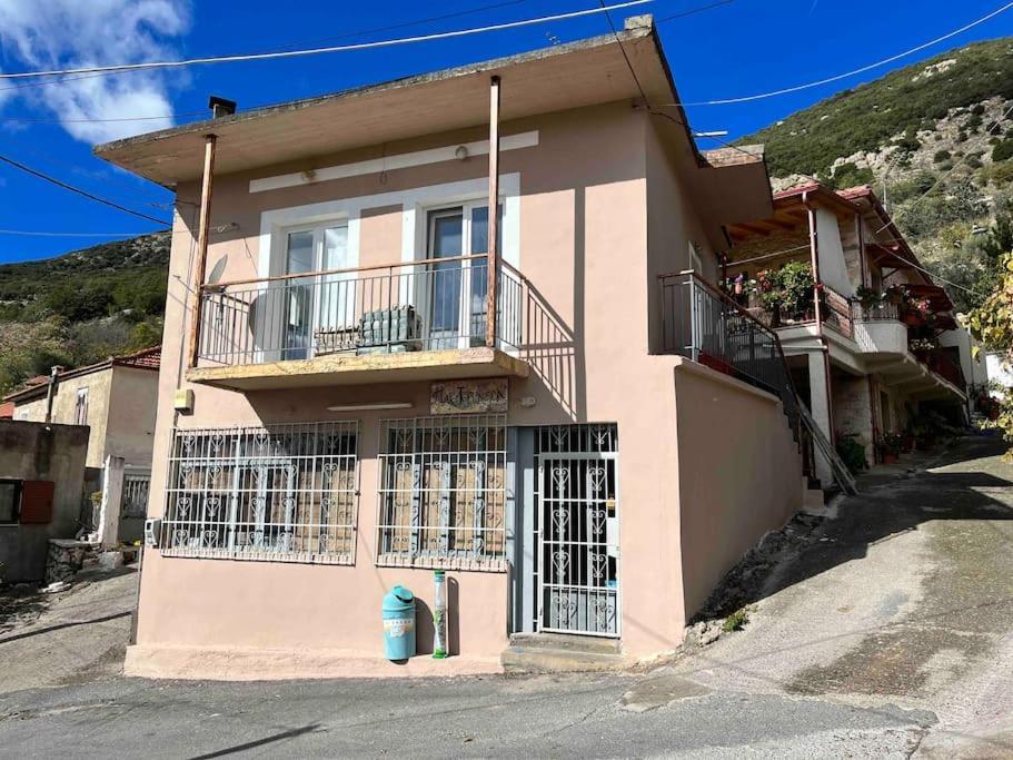 Holiday home «έλα…δάρα» *