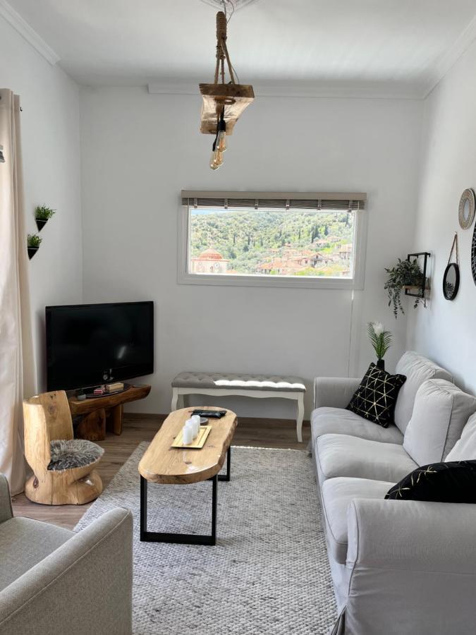 Holiday home «έλα…δάρα»